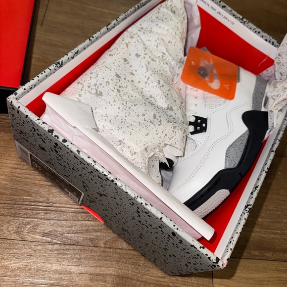 Jordan Retro 4 - Picture 2 of 5